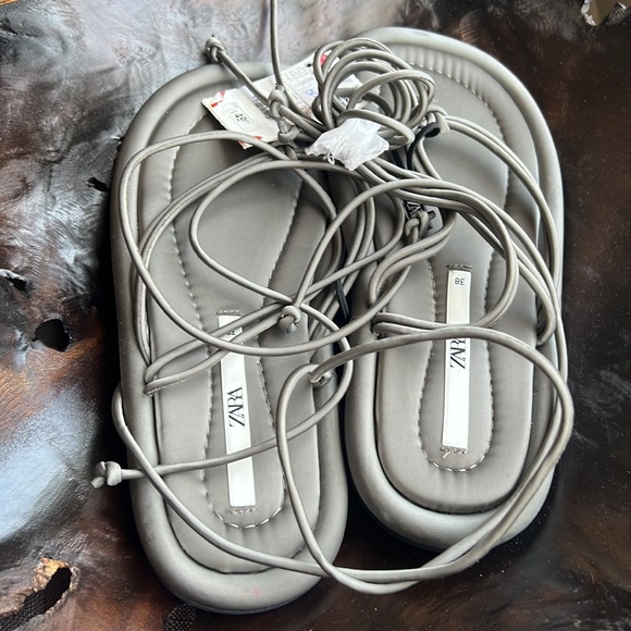 Zara sandals - Picture 2 of 2